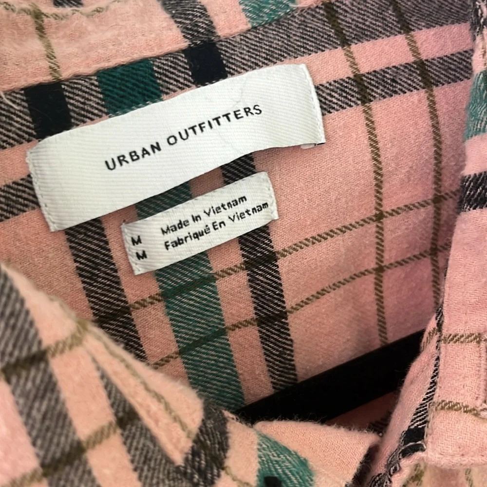 Urban Outfitters flannel shirt. Size M - Picture 3 of 4